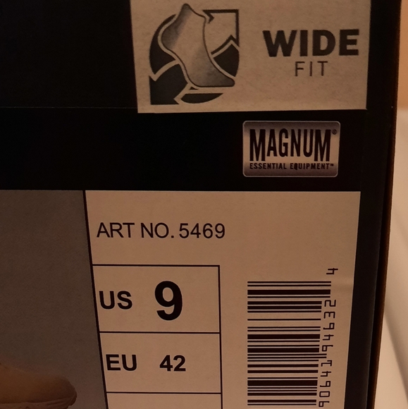 Magnum Tactical 8" Suede Work Boot Men's 9W Women's 11W - Picture 2 of 9